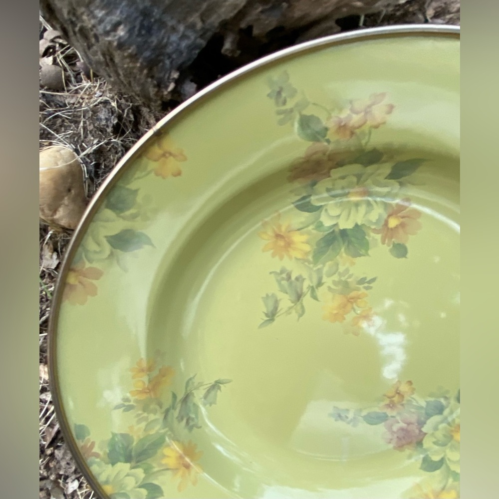 Three Mackenzie-Childs Vintage Enamel Floral Bowls in Apricot Green & Cream - Picture 4 of 10